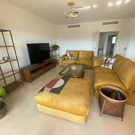 Atico Duplex Con Vistas Al Golf דירה *