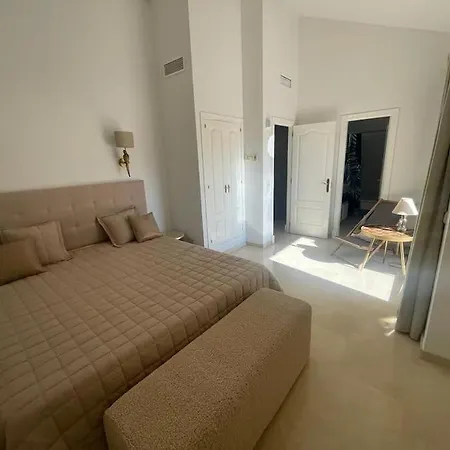 Atico Duplex Con Vistas Al Golf דירה